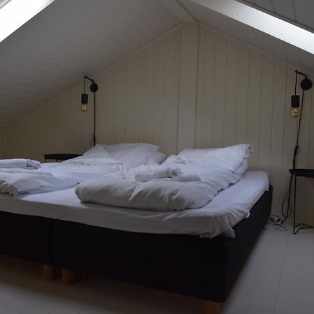 Nydelig Hytte Med Fantastisk Beliggenhet Ved Sjoen Villa Laupstad Екстериор снимка