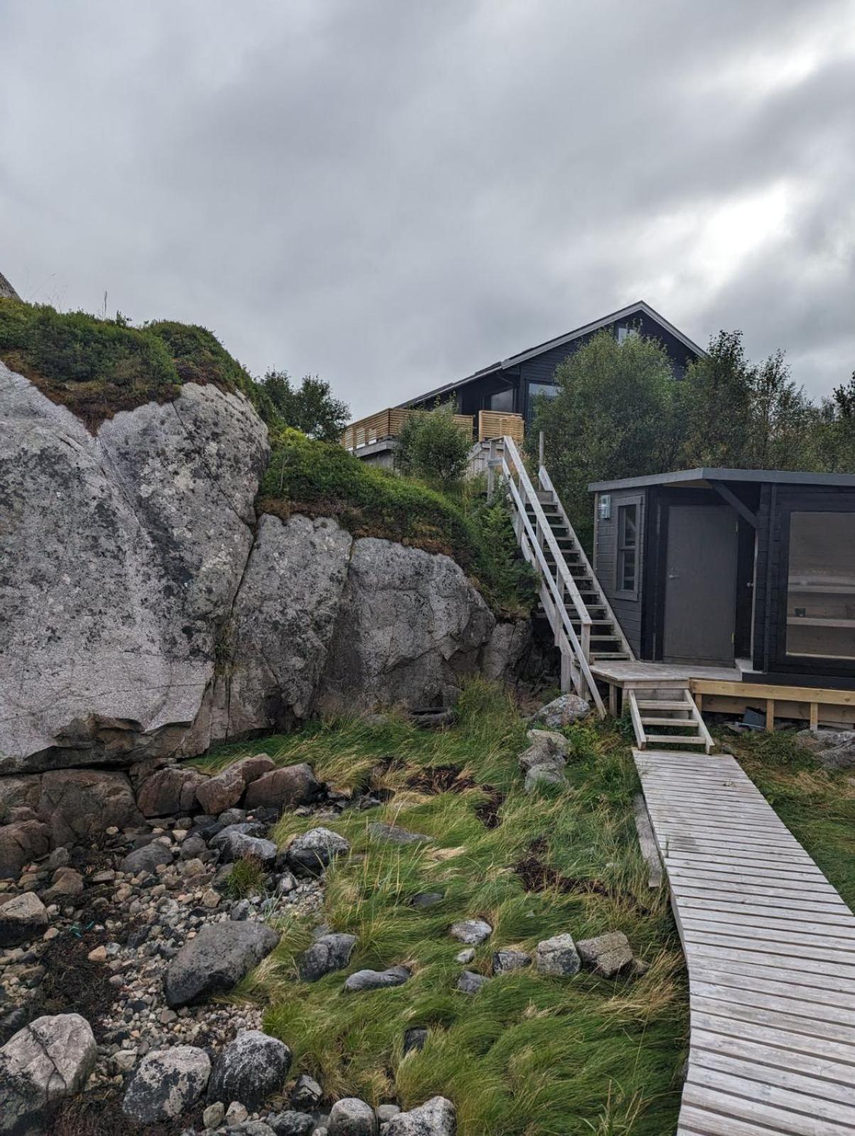 Nydelig Hytte Med Fantastisk Beliggenhet Ved Sjoen Villa Laupstad Екстериор снимка